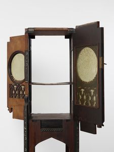 QUARTI EUGENIO (1867 - 1929) : Credenza a colonna Neo-Orientalista con piani a giorno e vetrinetta  - Asta Asta 523 | DESIGN E ARTI DECORATIVE DEL NOVECENTO Tradizionale - Associazione Nazionale - Case d'Asta italiane