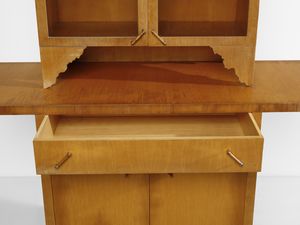 LA PIETRA UGO (n. 1938) : Credenza alta della serie Breccia, esecuzione F.lli Lanza, Cerea (VR)  - Asta Asta 523 | DESIGN E ARTI DECORATIVE DEL NOVECENTO Tradizionale - Associazione Nazionale - Case d'Asta italiane