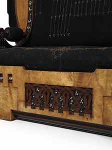 QUARTI EUGENIO (1867 - 1929) : Divanetto Neo-Orientalista con grande testata circolare con specchio  - Asta Asta 523 | DESIGN E ARTI DECORATIVE DEL NOVECENTO Tradizionale - Associazione Nazionale - Case d'Asta italiane