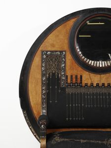 QUARTI EUGENIO (1867 - 1929) : Divanetto Neo-Orientalista con grande testata circolare con specchio  - Asta Asta 523 | DESIGN E ARTI DECORATIVE DEL NOVECENTO Tradizionale - Associazione Nazionale - Case d'Asta italiane