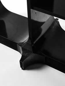 FALLANI ROBERTO  (n. 1937) : Libreria Egizia a ripiani mobili  - Asta Asta 523 | DESIGN E ARTI DECORATIVE DEL NOVECENTO Tradizionale - Associazione Nazionale - Case d'Asta italiane