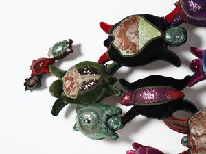 TOLOMEO CARLA (n. 1945) : Turtles on the wall Scultura da parete  - Asta Asta 523 | DESIGN E ARTI DECORATIVE DEL NOVECENTO Tradizionale - Associazione Nazionale - Case d'Asta italiane