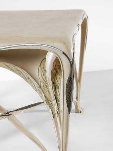 MANIFATTURA FRANCESE : Tavolo Art Nouveau con decori a cabochon e a motivi naturalistici  - Asta Asta 523 | DESIGN E ARTI DECORATIVE DEL NOVECENTO Tradizionale - Associazione Nazionale - Case d'Asta italiane