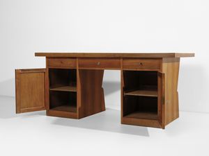 PONTI GIO (1891 - 1979) : Scrivania da centro a tre cassetti e due sportelli  - Asta Asta 523 | DESIGN E ARTI DECORATIVE DEL NOVECENTO Tradizionale - Associazione Nazionale - Case d'Asta italiane