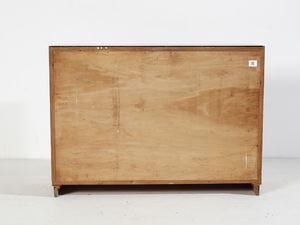 PONTI GIO (1891 - 1979) : Credenza a due ante scorrevoli  - Asta Asta 523 | DESIGN E ARTI DECORATIVE DEL NOVECENTO Tradizionale - Associazione Nazionale - Case d'Asta italiane