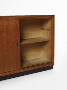 PONTI GIO (1891 - 1979) : Credenza a due ante scorrevoli  - Asta Asta 523 | DESIGN E ARTI DECORATIVE DEL NOVECENTO Tradizionale - Associazione Nazionale - Case d'Asta italiane