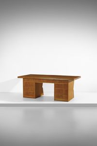 PONTI GIO (1891 - 1979) : Grande scrivania da centro a nove cassetti  - Asta Asta 523 | DESIGN E ARTI DECORATIVE DEL NOVECENTO Tradizionale - Associazione Nazionale - Case d'Asta italiane