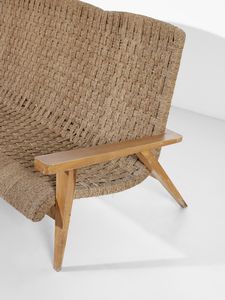 ROMANO AUGUSTO : attribuito. Salotto composto da un divano, due poltrone, un tavolino e due sgabelli  - Asta Asta 523 | DESIGN E ARTI DECORATIVE DEL NOVECENTO Tradizionale - Associazione Nazionale - Case d'Asta italiane