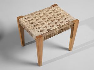 ROMANO AUGUSTO : attribuito. Salotto composto da un divano, due poltrone, un tavolino e due sgabelli  - Asta Asta 523 | DESIGN E ARTI DECORATIVE DEL NOVECENTO Tradizionale - Associazione Nazionale - Case d'Asta italiane