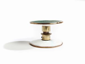 DE POLI PAOLO (1905 - 1996) : Coppia di maniglioni a disco mod. 1360/4 per VIS, Padova  - Asta Asta 523 | DESIGN E ARTI DECORATIVE DEL NOVECENTO Tradizionale - Associazione Nazionale - Case d'Asta italiane