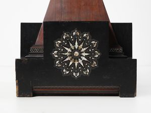 QUARTI EUGENIO (1867 - 1929) : Piedistallo Neo-Orientalista  - Asta Asta 523 | DESIGN E ARTI DECORATIVE DEL NOVECENTO Tradizionale - Associazione Nazionale - Case d'Asta italiane