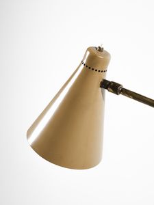 OSTUNI ANGELO (1904 - 1981) : Lampada da terra estensibile e orientabile mod. 301 per O-Luce, Milano  - Asta Asta 523 | DESIGN E ARTI DECORATIVE DEL NOVECENTO Tradizionale - Associazione Nazionale - Case d'Asta italiane