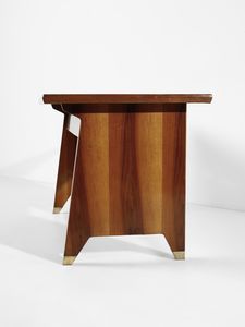 PONTI GIO (1891 - 1979) : Scrivania da centro a due cassetti sottopiano, esecuzione Cooperativa Falegnami Reggio Emilia, Italia  - Asta Asta 523 | DESIGN E ARTI DECORATIVE DEL NOVECENTO Tradizionale - Associazione Nazionale - Case d'Asta italiane