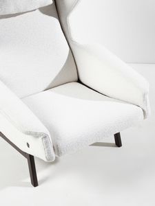 FRATTINI GIANFRANCO (1926 - 2004) : Poltrona mod. 977 con poggiapiedi per Cassina, Meda  - Asta Asta 523 | DESIGN E ARTI DECORATIVE DEL NOVECENTO Tradizionale - Associazione Nazionale - Case d'Asta italiane