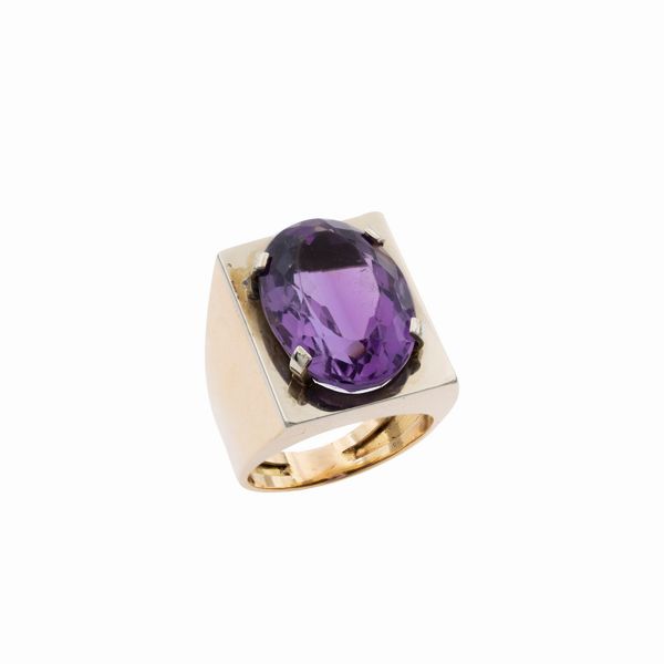 Anello in oro a due colori 18kt con ametista  - Asta Gioielli e Orologi - Associazione Nazionale - Case d'Asta italiane
