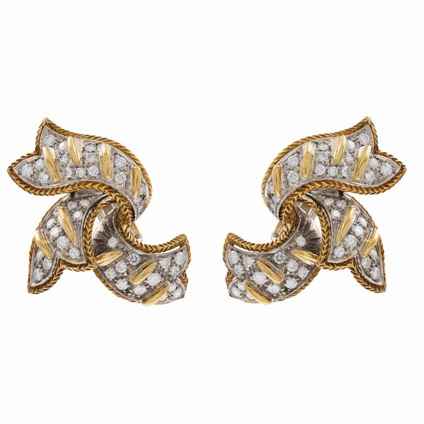 Orecchini a lobo in oro giallo e bianco 18kt e diamanti  - Asta Gioielli e Orologi - Associazione Nazionale - Case d'Asta italiane