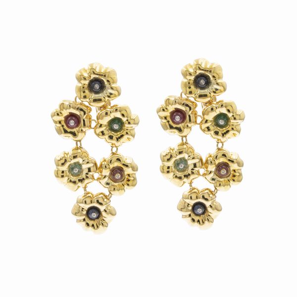 Orecchini pendenti fiori in oro giallo 18kt  - Asta Gioielli e Orologi - Associazione Nazionale - Case d'Asta italiane
