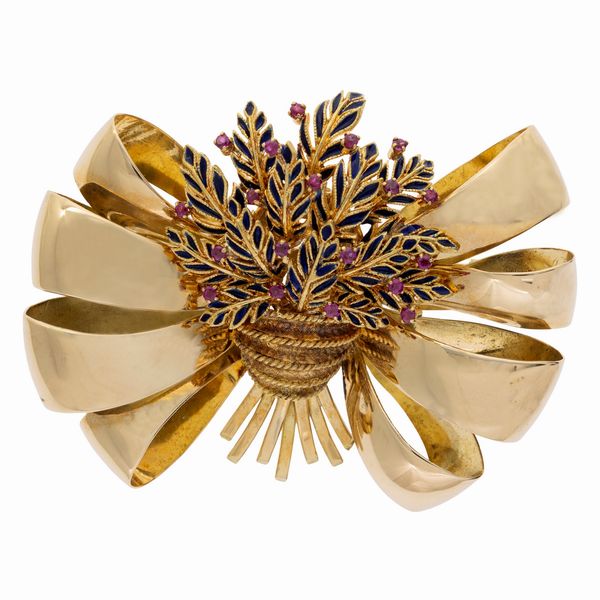 Spilla a motivo floreale in oro giallo 18kt  - Asta Gioielli e Orologi - Associazione Nazionale - Case d'Asta italiane
