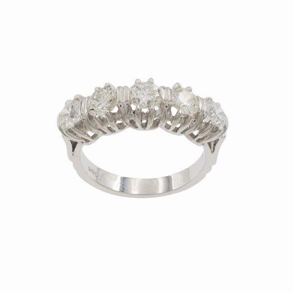 Anello riviere in oro bianco 18kt e cinque diamanti  - Asta Gioielli e Orologi - Associazione Nazionale - Case d'Asta italiane