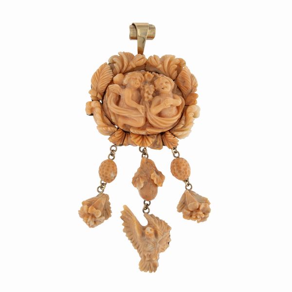 Pendente in corallo raffigurante putti  - Asta Gioielli e Orologi - Associazione Nazionale - Case d'Asta italiane