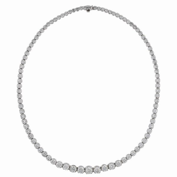Collana castonire in oro bianco 18kt e diamanti naturali  - Asta Gioielli e Orologi - Associazione Nazionale - Case d'Asta italiane