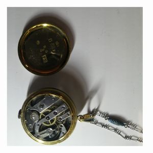 Collana con orologio da tasca pendente  - Asta Gioielli e Orologi - Associazione Nazionale - Case d'Asta italiane