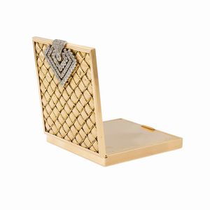 Trousse portacipria e portarossetto in oro giallo 18kt con diamanti  - Asta Gioielli e Orologi - Associazione Nazionale - Case d'Asta italiane