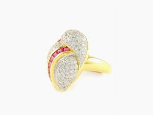 Anello in oro giallo con diamanti e rubini  - Asta Gioielli - II - Associazione Nazionale - Case d'Asta italiane