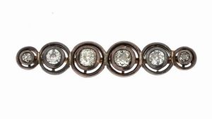SPILLA - Peso gr 5 1 Lunghezza cm 4 5 a barretta  in argento e oro a bassa caratura con sei diamanti di vecchio taglio  [..]