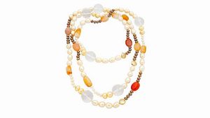 LUNGA COLLANA - Lunghezza cm 142 composta da perle di acqua dolce di varie forme  dimensioni e colori  alternate a pietre dure  [..]