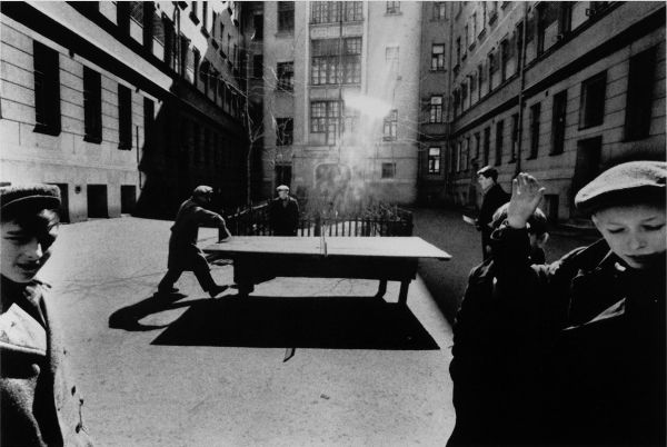 Klein William : Ping-Pong  - Asta Fotografia - Associazione Nazionale - Case d'Asta italiane