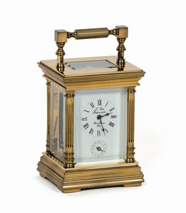 L'Epee - L' Epe, France. Piccolo, orologio da viaggio, in ottone dorato con suoneria e ripetizione. Accompagnato dalla scatola originale, chiavi e Garanzia. Realizzato nel 1980 circa