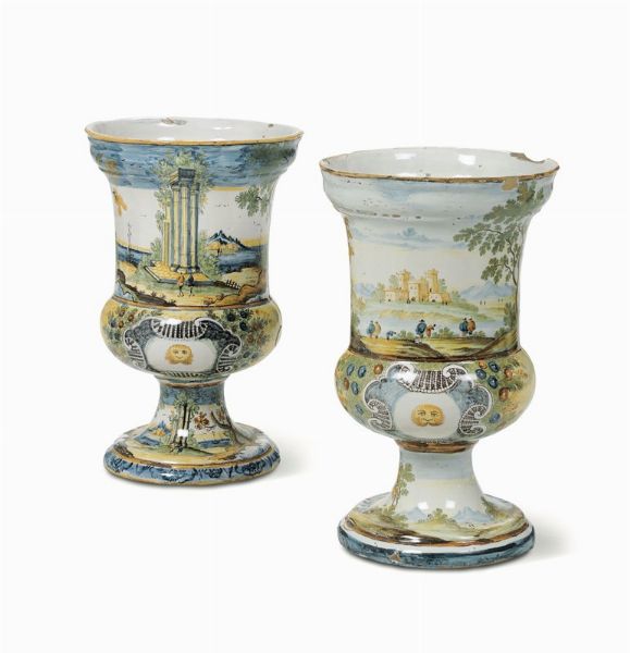 Due vasi Castelli dAbruzzo, seconda met del XVIII secolo  - Asta Maioliche e Porcellane - Associazione Nazionale - Case d'Asta italiane