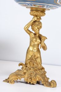 Trittico di alzate in porcellana e bronzo dorato, XIX secolo  - Asta Fine Art Selection - Associazione Nazionale - Case d'Asta italiane