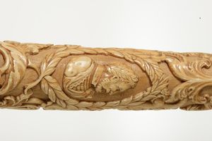 Olifante in avorio intagliato, Francia, XIX secolo  - Asta Scultura e Oggetti d'Arte - Associazione Nazionale - Case d'Asta italiane