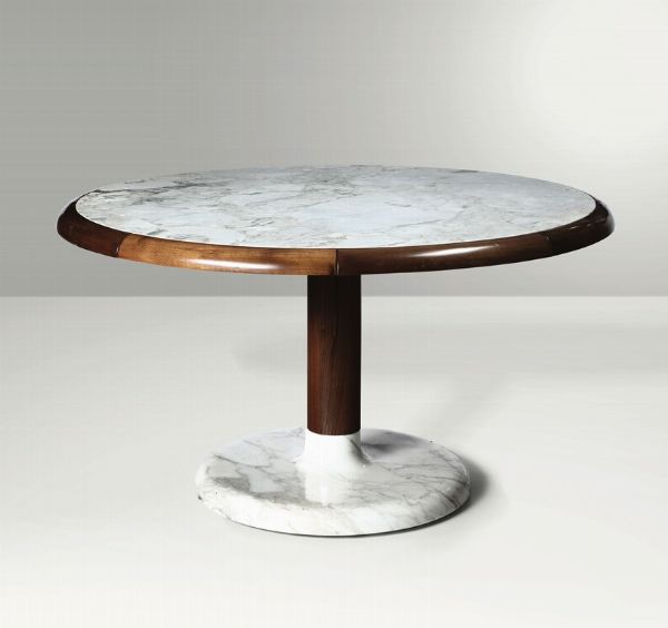 Tavolo con struttura in legno e piano e sostegno in marmo di Carrara.  - Asta Design - Associazione Nazionale - Case d'Asta italiane