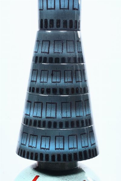 Camino con struttura in metallo e terracotta policroma.<br>Prod. Italia, 1950 ca.<br>cm 60x60x270  - Asta Design - Associazione Nazionale - Case d'Asta italiane