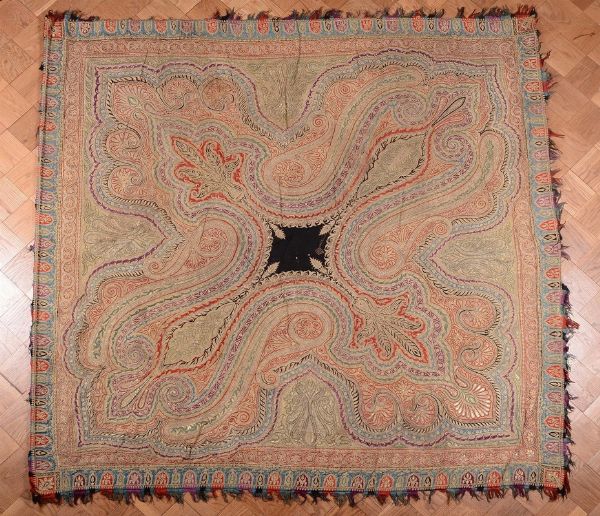 Tessuto in seta ricamata, Kashmir, XIX secolo  - Asta Chinese Works of Art - Associazione Nazionale - Case d'Asta italiane