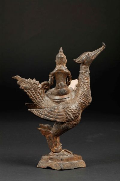 Figura di divinit in bronzo su volatile, Thailandia, XIX secolo  - Asta Chinese Works of Art - Associazione Nazionale - Case d'Asta italiane