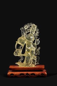Figura di Guanyin scolpita in vetro giallo, Cina, XX secolo  - Asta Chinese Works of Art - Associazione Nazionale - Case d'Asta italiane