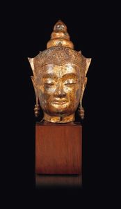 Testa di Buddha in bronzo dorato, Thailandia, Ayutthaya, XVII secolo  - Asta Chinese Works of Art - Associazione Nazionale - Case d'Asta italiane