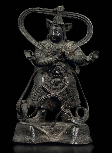 Figura di Guandi in bronzo, Cina, Dinastia Ming, XVII secolo  - Asta Fine Chinese Works of Art - Associazione Nazionale - Case d'Asta italiane