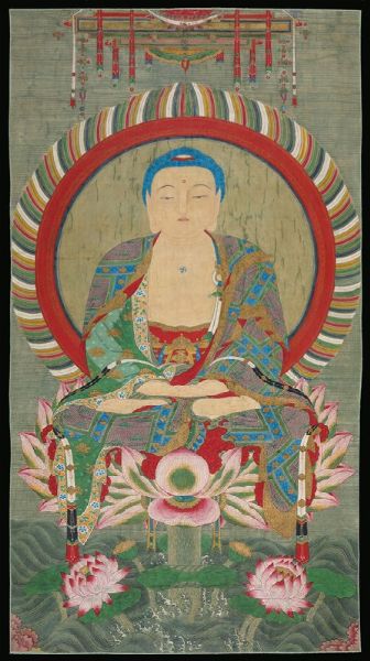 Dipinto su seta raffigurante Buddha seduto su fiori di loto e ninfee, Cina, XIX secolo  - Asta Fine Chinese Works of Art - Associazione Nazionale - Case d'Asta italiane