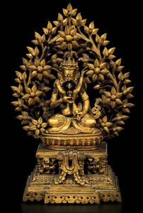 Importante figura di Sakyamuni in Yab-yum seduto su loto entro aura con fiori in bronzo dorato, Nepal, fine XVII secolo  - Asta Fine Chinese Works of Art - Associazione Nazionale - Case d'Asta italiane
