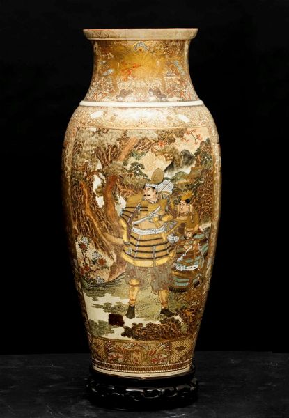 Vaso in porcellana Satsuma con figure di guerrieri, Giappone, XX secolo  - Asta Arte Orientale - Associazione Nazionale - Case d'Asta italiane
