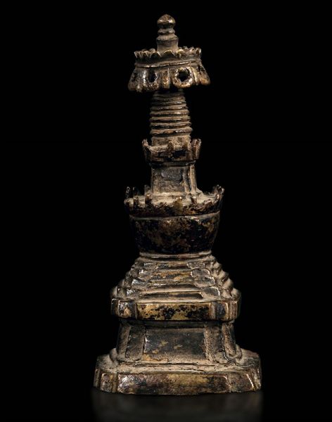 Stupa in bronzo, Tibet, XVIII secolo  - Asta Arte Orientale - Associazione Nazionale - Case d'Asta italiane