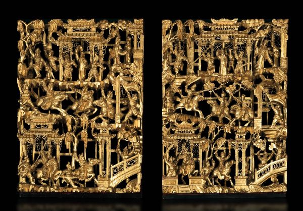 Coppia di pannelli in legno dorato e intagliato con figure di cavalieri, Cina, XIX secolo  - Asta Arte Orientale - Associazione Nazionale - Case d'Asta italiane
