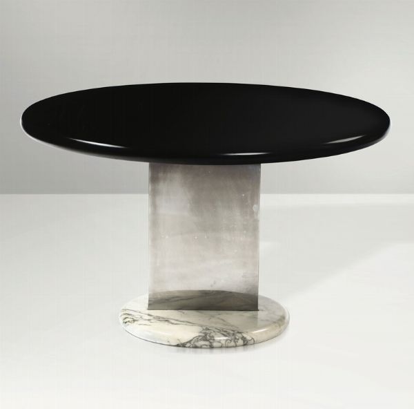 Tavolo con base in marmo, struttura in plexiglass e piano in legno laccato.  - Asta Design - Associazione Nazionale - Case d'Asta italiane