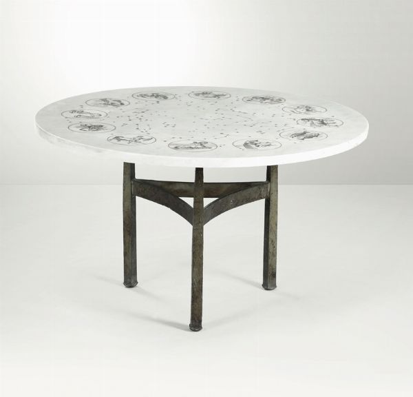 Tavolo basso con struttura in ferro e piano in marmo.  - Asta Design - Associazione Nazionale - Case d'Asta italiane