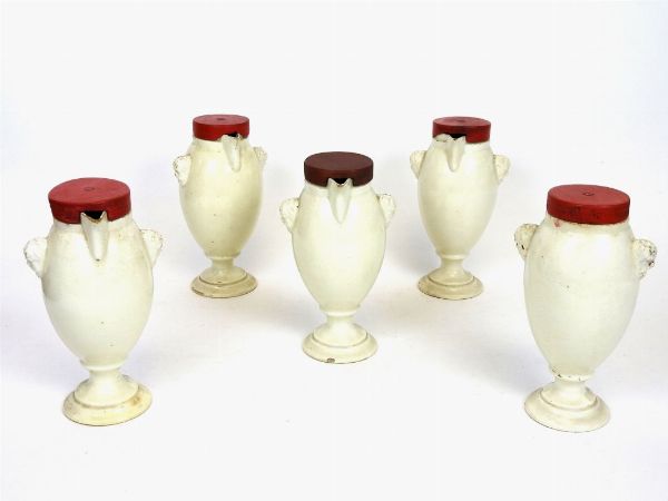 Serie di cinque vasi da farmacia in maiolica  - Asta Arte moderna e contemporanea / Arredi, Argenti e Dipinti Antichi - Associazione Nazionale - Case d'Asta italiane